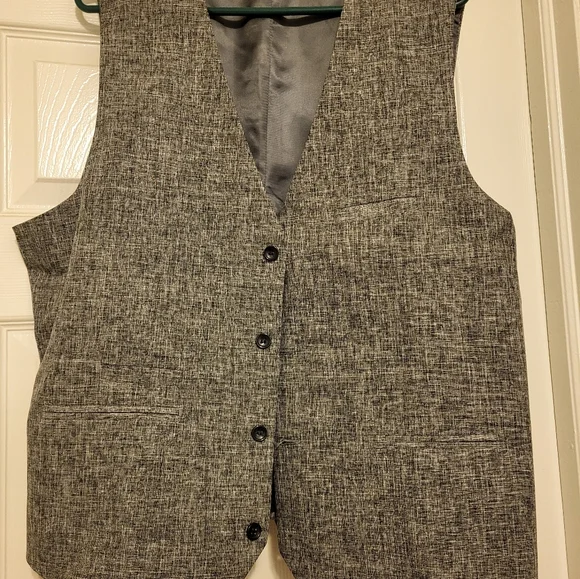 Vest - Picture 1 of 2